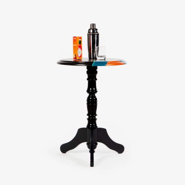 Table d'appoint en bois noir, gris, bleu, vert, orange