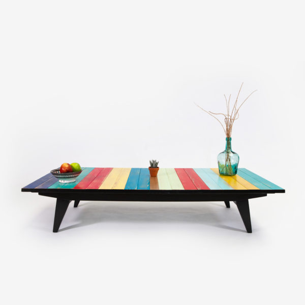 Table basse bois couleurs vives pieds compas éthique