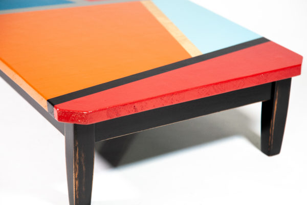 Table basse écologique multicolore motifs géométriques