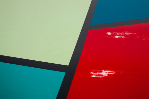Table basse rectangulaire coloree design