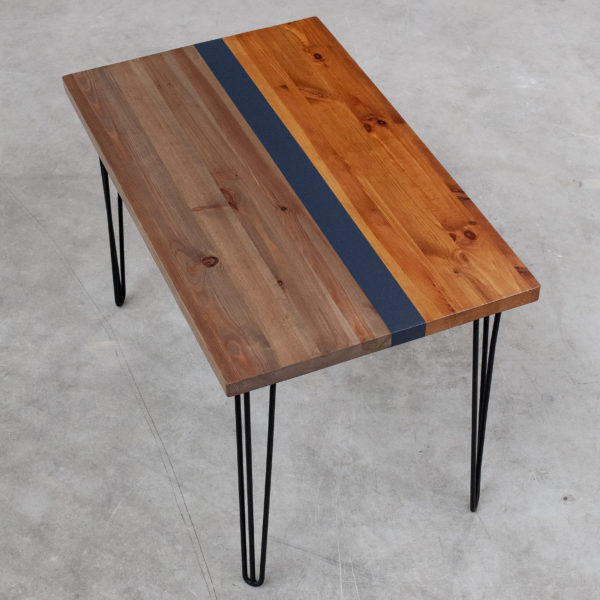 Table bureau en bois éthique coloré sur pieds épingles