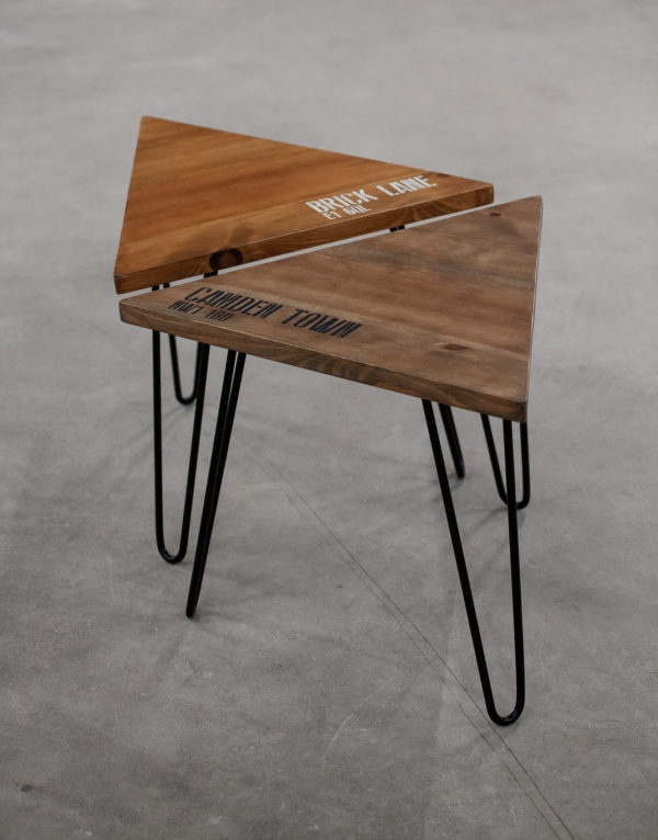 Tables d'appoint en bois écoresponsable avec motifs sérigraphiés