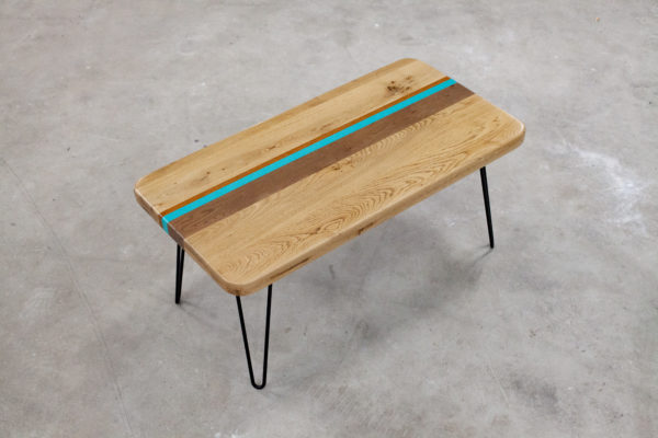 Table basse chêne massif design bandes colorées