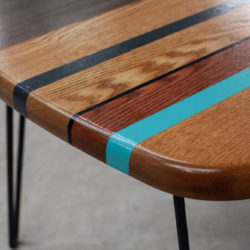 Table basse éthique chêne massif bandes de couleurs