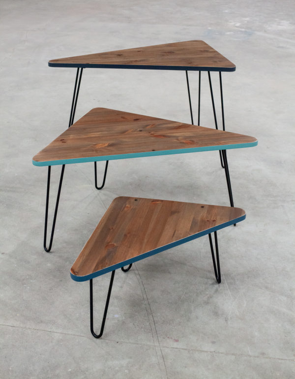 Tables gigognes en bois massif recyclé design sur pieds épingles en acier